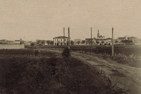 Vista de la Estacin de ferrocarril desde el Camino de Aldaya.