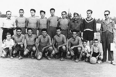 Equipo del Santiago C.F. Fotografiado el ao 1951.