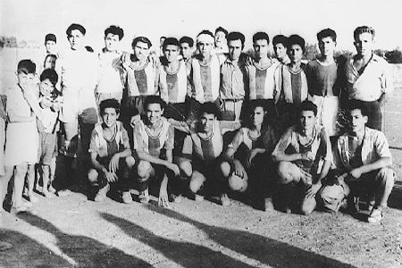 Equipo del Hercules C.F. de Manises en el campo de L'olivereta. Foto del ao 1954.