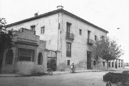 Vista del primer cuartel de la Guardia Civil, antigua residencia de los Boïl, señores de Manises, conocida como 