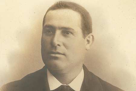 Manuel Andrés García . Manises 1875-1955. Comerciante que se dedicaba al tráfico de vino. Era conocido popularmente por 