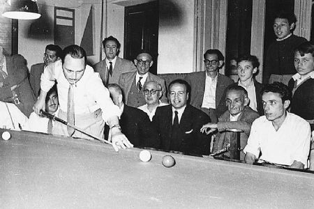 Campeonato de Billar. Torneo celebrado en Manises el año 1955 con participación de jugadores de diferentes ciudades.