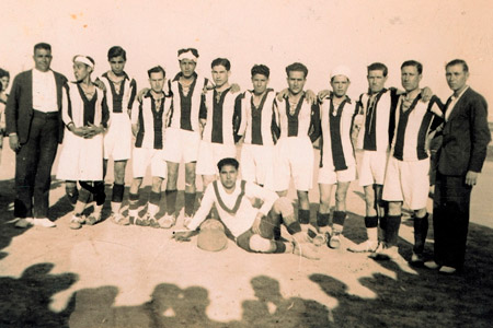 Componentes del equipo de fútbol U.D. Manises. Foto de los años 20.