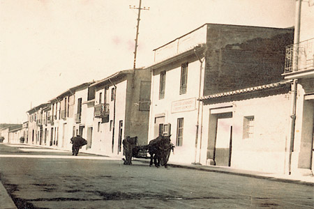 Panorámica de la antigua calle La Pols y actual Mestre Guillem. Año 1927.